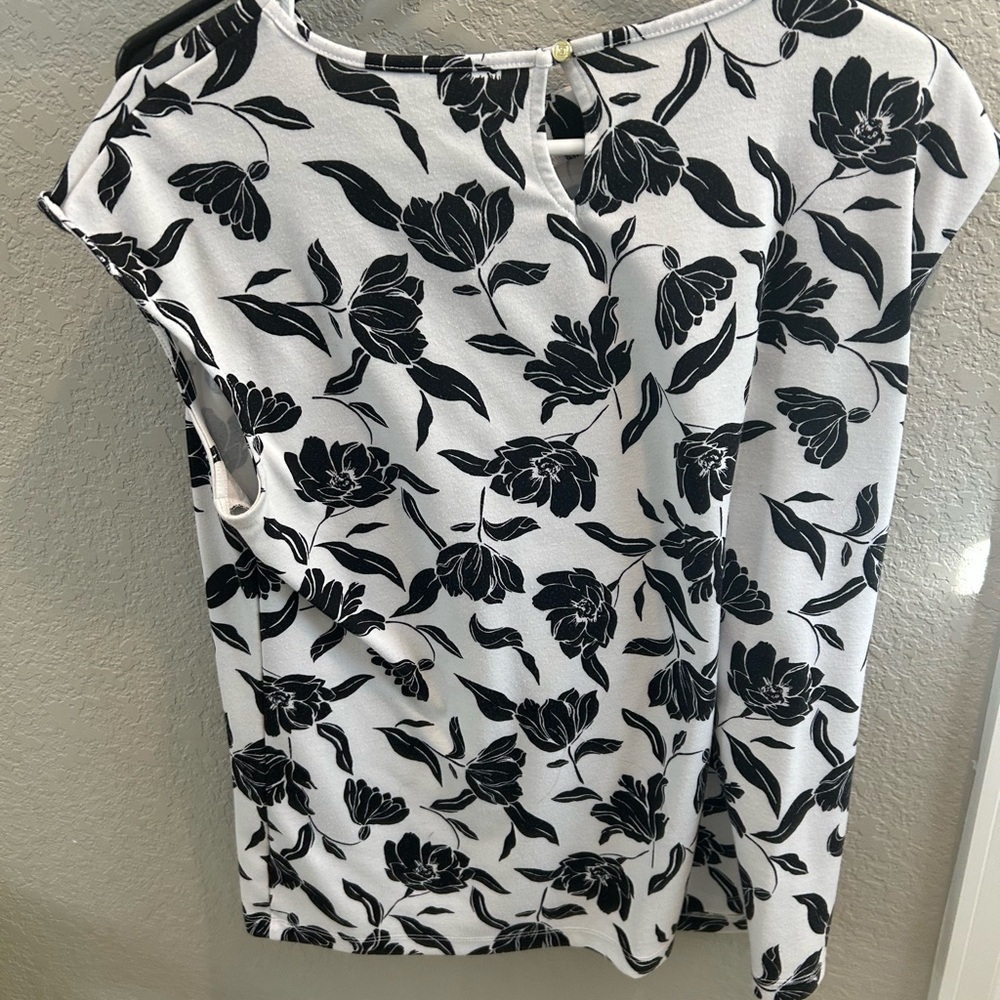 Liz Claiborne Black and White Floral Blouse